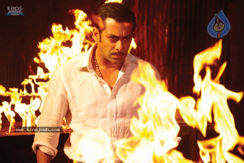 Dabangg Movie New Stills - 11 / 22 photos