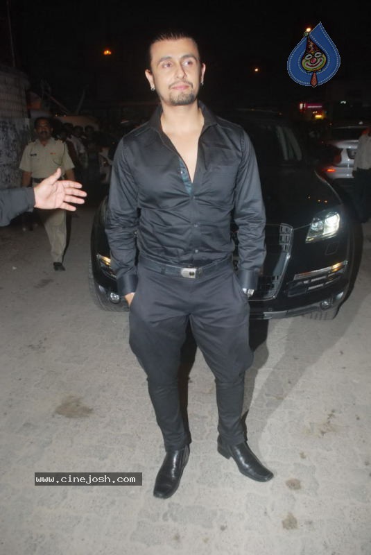 Dabangg Success Party at Vie Lounge Photos - 25 / 73 photos