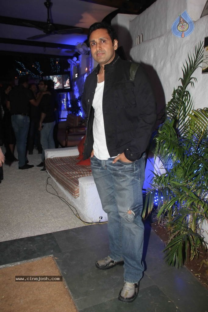 Dabboo Ratnani Calendar 2012 Launch - 80 / 150 photos