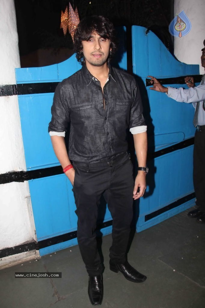 Dabboo Ratnani Calendar 2012 Launch - 91 / 150 photos