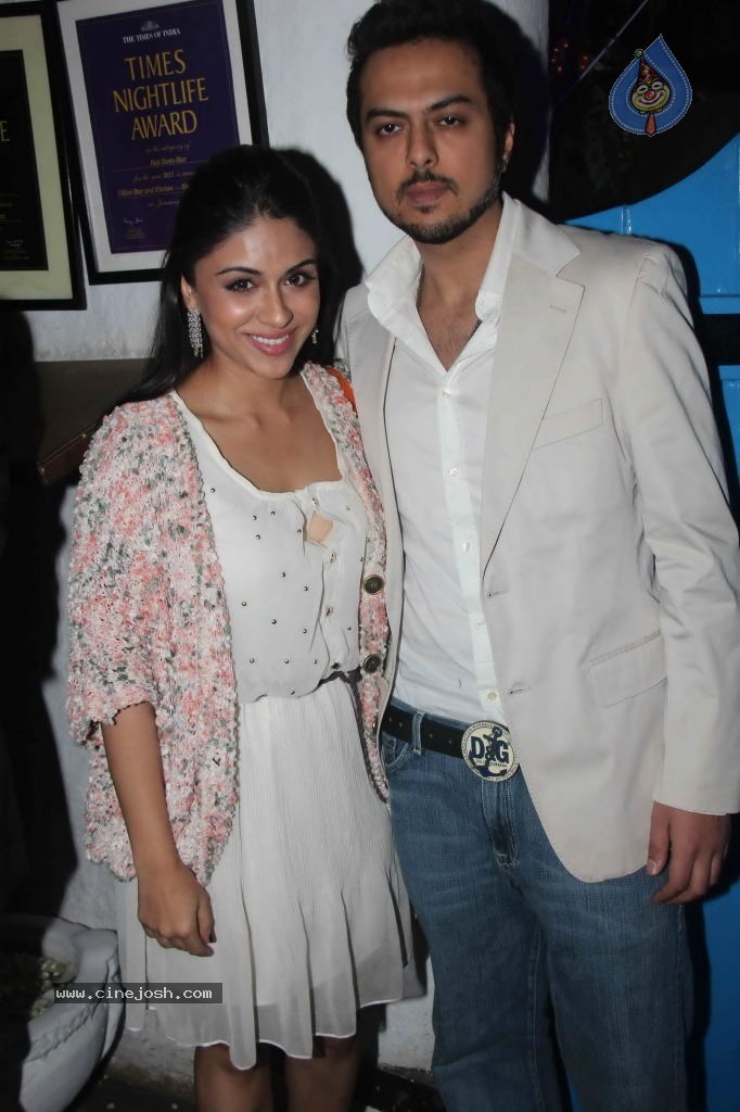 Dabboo Ratnani Calendar 2012 Launch - 98 / 150 photos