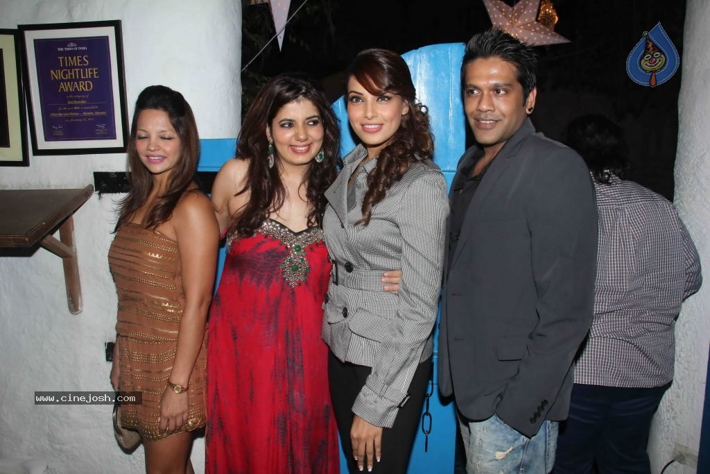 Dabboo Ratnani Calendar 2012 Launch - 144 / 150 photos
