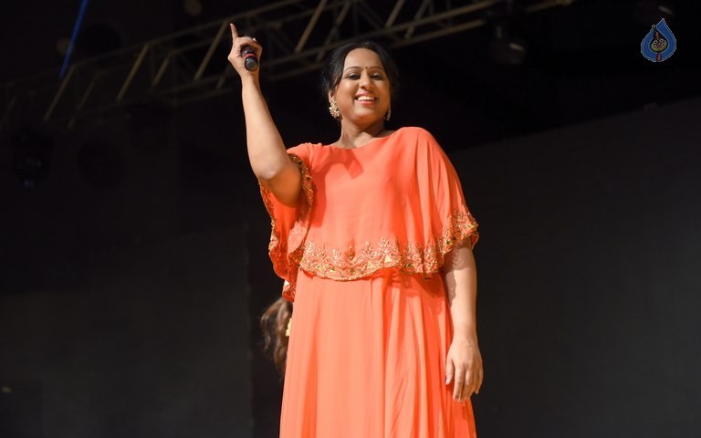 Dadasaheb Phalke Film Foundation Awards 2016 - 35 / 42 photos