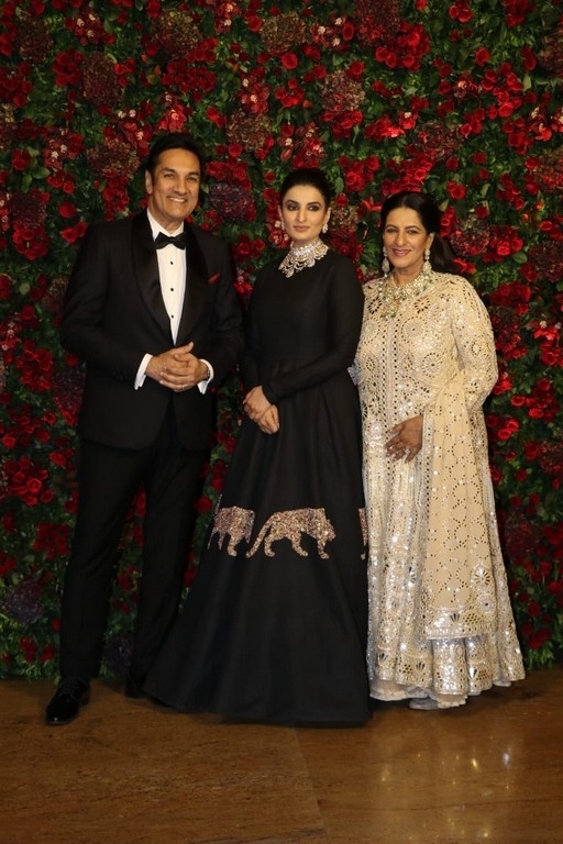 Deepika - Ranveer Mumbai Reception  - 44 / 93 photos
