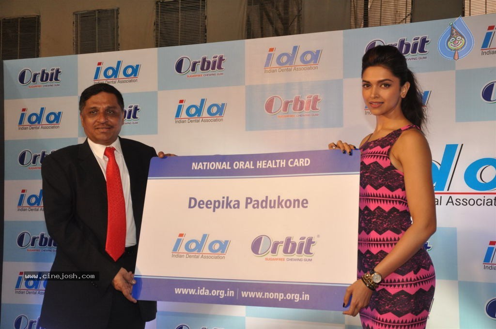 Deepika Padukone at National Oral Health Event - 15 / 42 photos