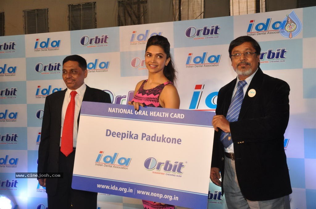 Deepika Padukone at National Oral Health Event - 19 / 42 photos