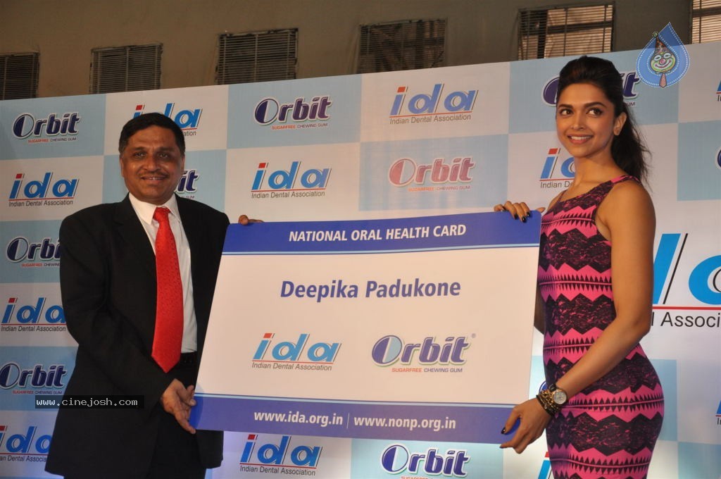Deepika Padukone at National Oral Health Event - 24 / 42 photos
