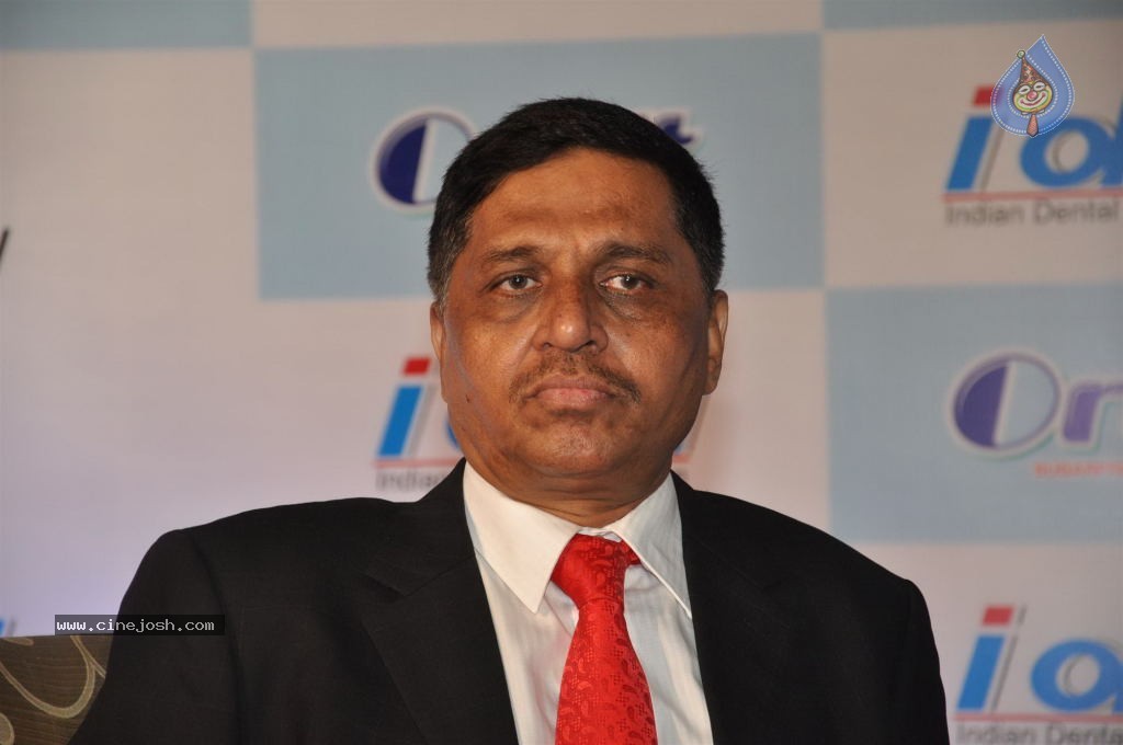 Deepika Padukone at National Oral Health Event - 28 / 42 photos