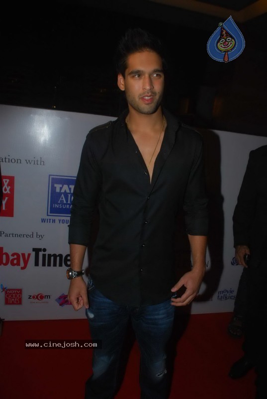 Deepika Padukone Ramp Walk at IIJW 2010 Stills - 3 / 155 photos