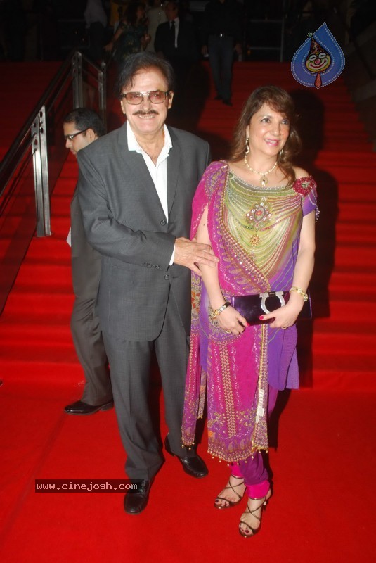 Deepika Padukone Ramp Walk at IIJW 2010 Stills - 89 / 155 photos