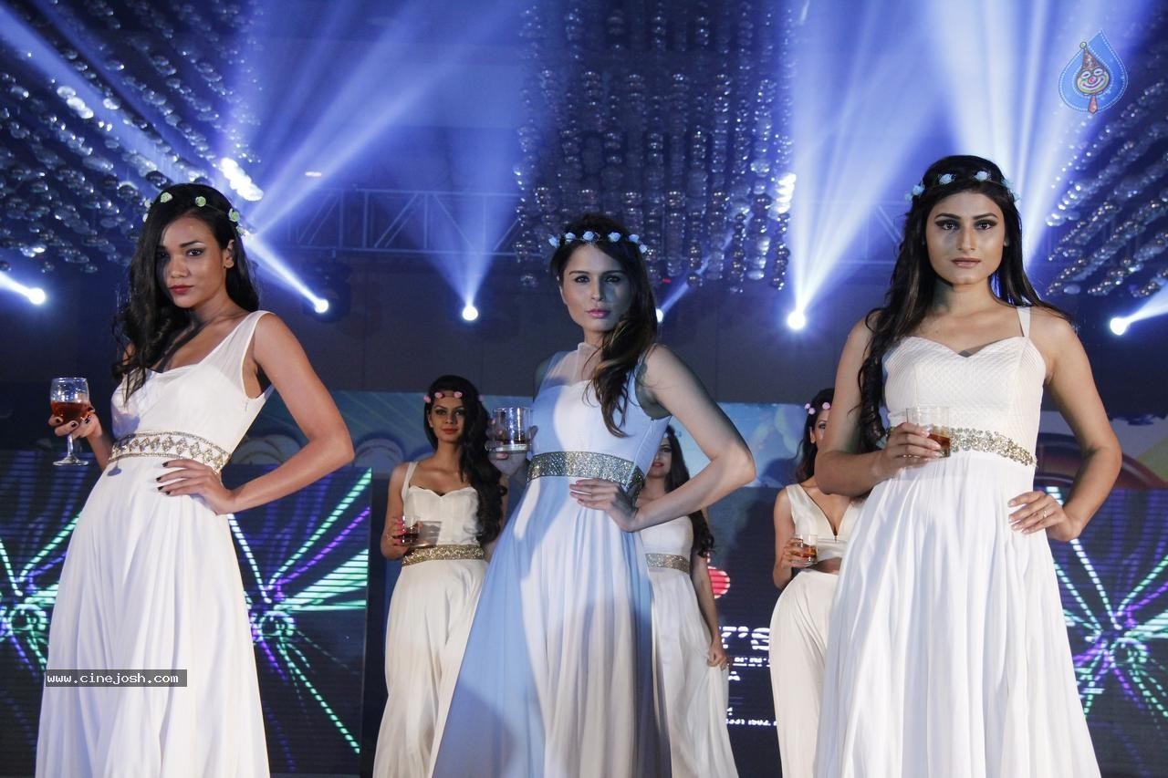 Designer Manali Jagtap Fashion Show - 21 / 21 photos