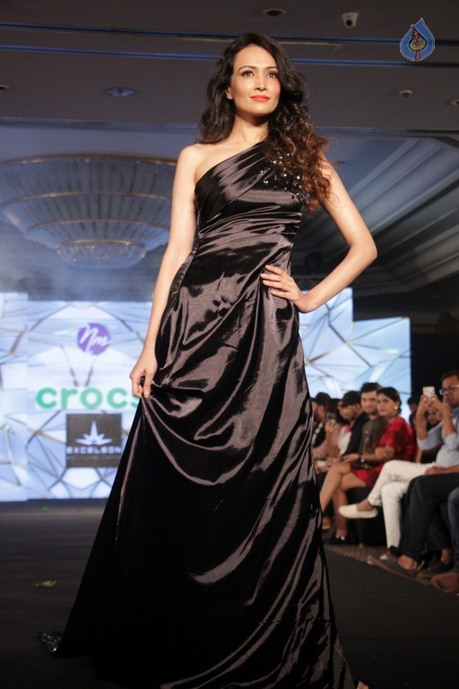 Designer Nidhi Munim Summer Collection Fashion Week - 24 / 50 photos