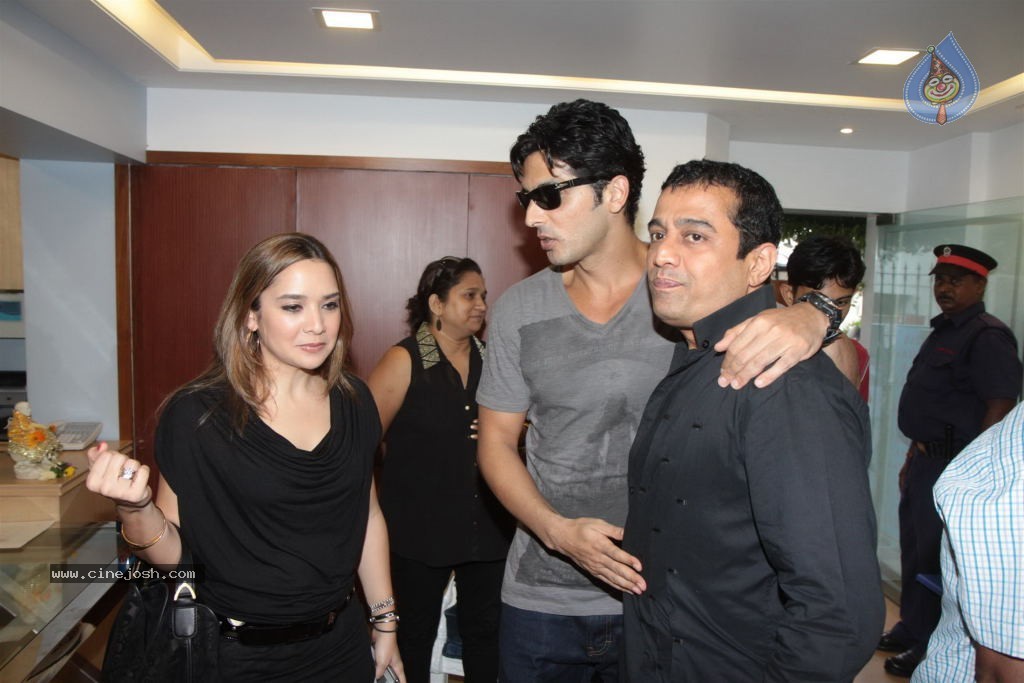 Designer Shaahid Amir New Collection Launch - 44 / 84 photos