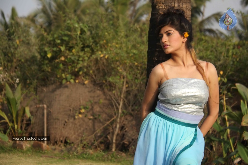 Designer Umair Zafar Spicy Collection Photoshoot - 48 / 134 photos