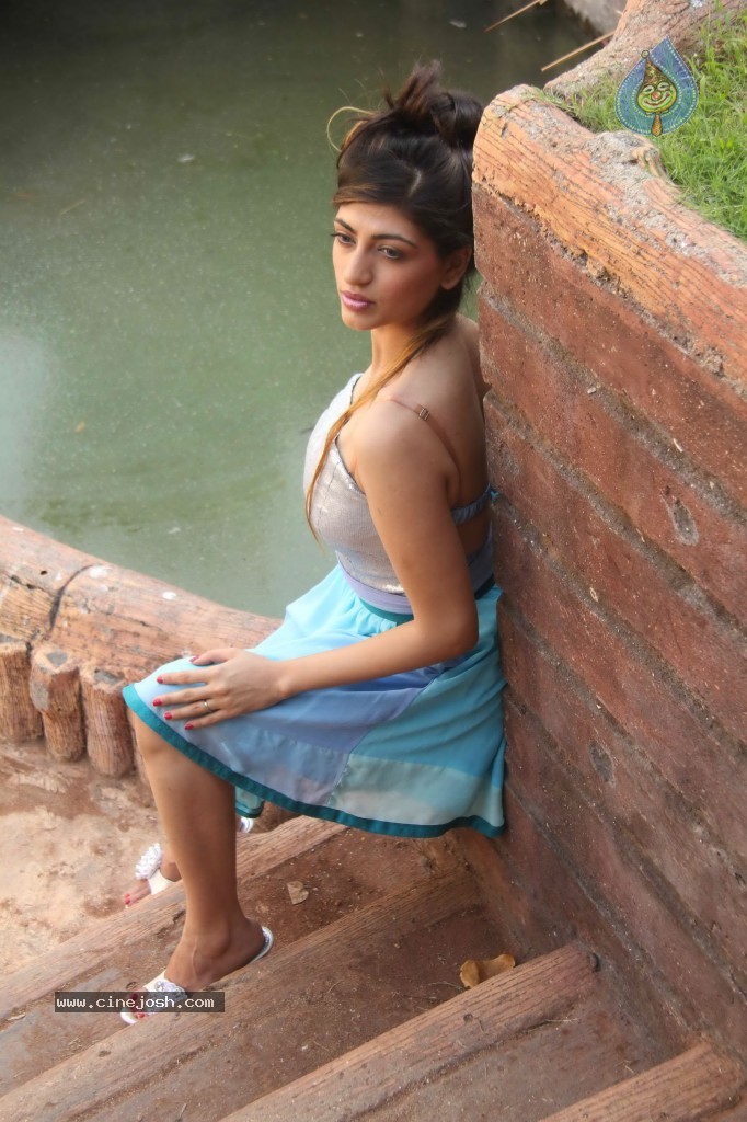 Designer Umair Zafar Spicy Collection Photoshoot - 66 / 134 photos