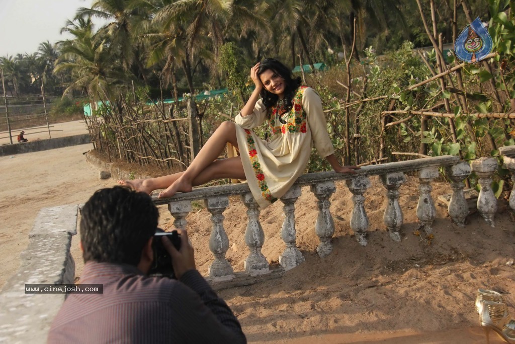 Designer Umair Zafar Spicy Collection Photoshoot - 107 / 134 photos