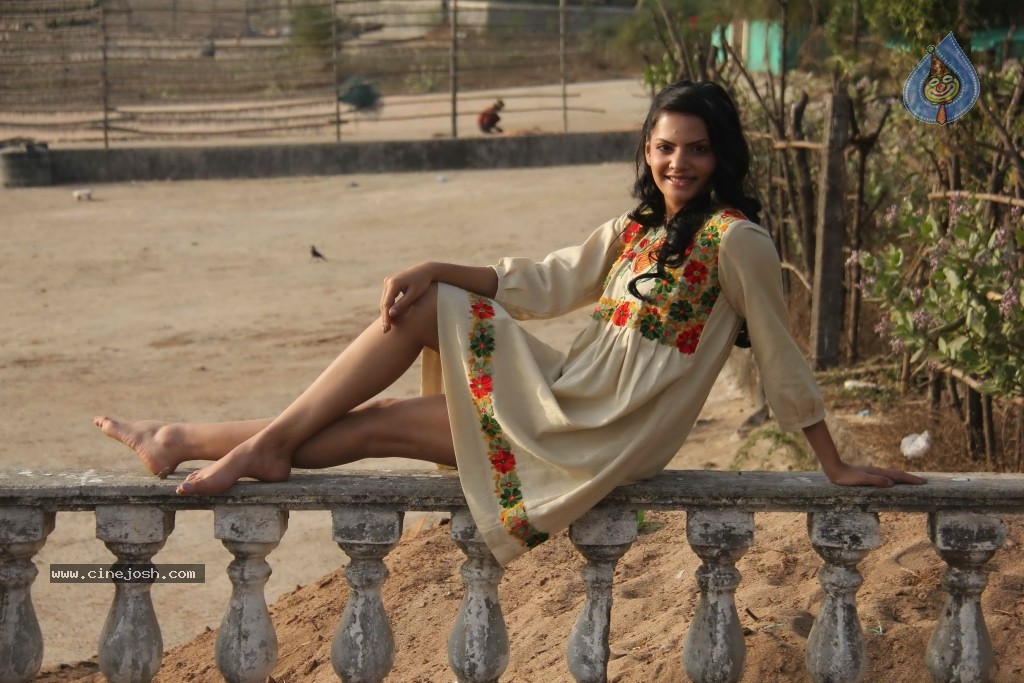 Designer Umair Zafar Spicy Collection Photoshoot - 129 / 134 photos