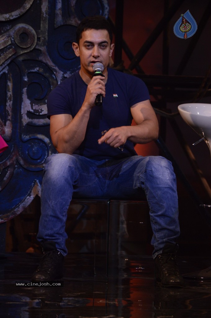 Dhoom 3 Song Launch Event - 41 / 47 photos