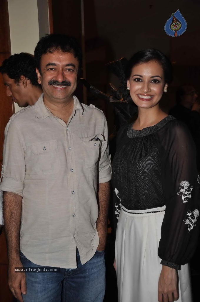Dia Mirza at JW Marriott Art Event - 2 / 43 photos