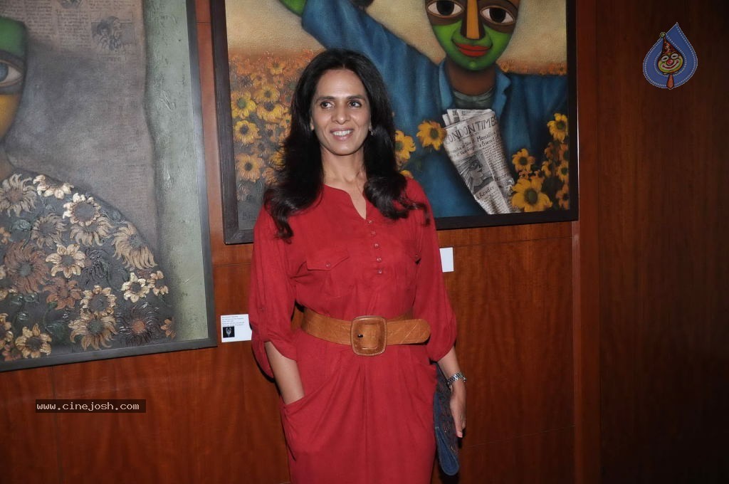 Dia Mirza at JW Marriott Art Event - 3 / 43 photos