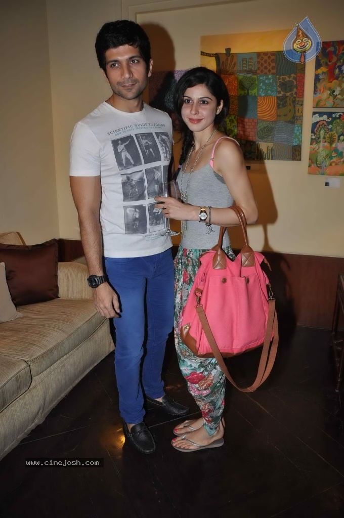 Dia Mirza at JW Marriott Art Event - 25 / 43 photos