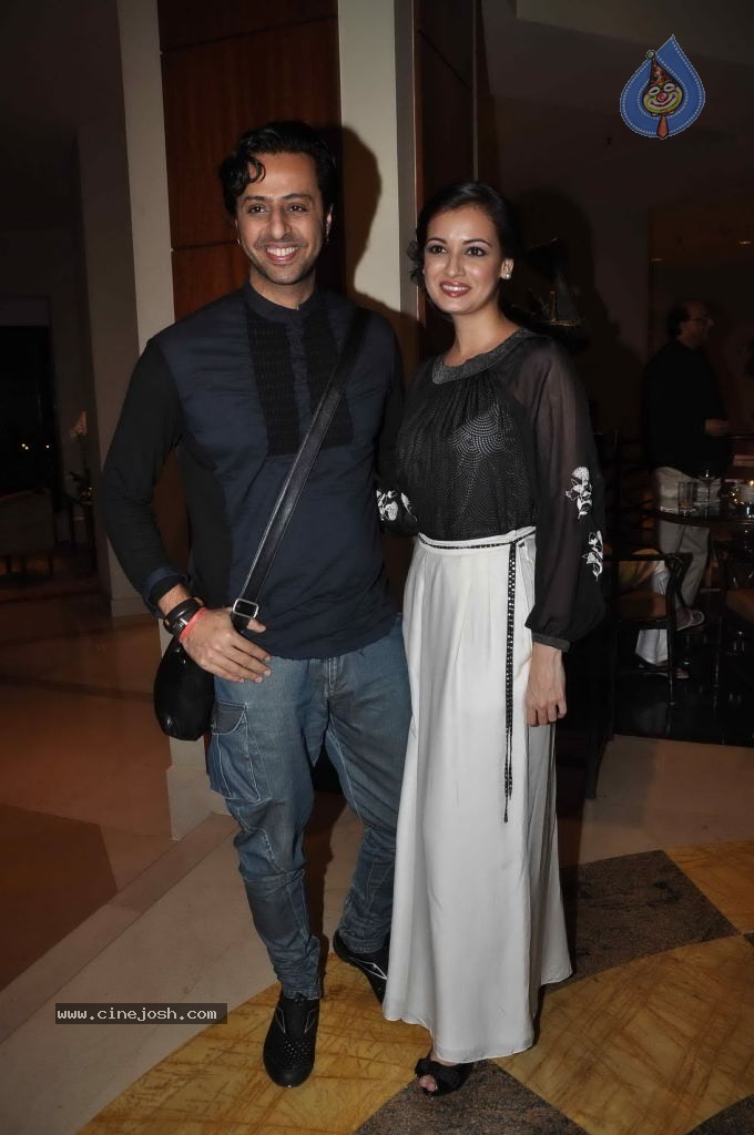 Dia Mirza at JW Marriott Art Event - 43 / 43 photos