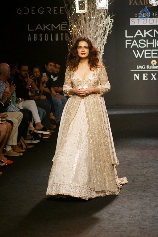 Dia Mirza at LFW Winter Festive 2017 - 17 / 21 photos