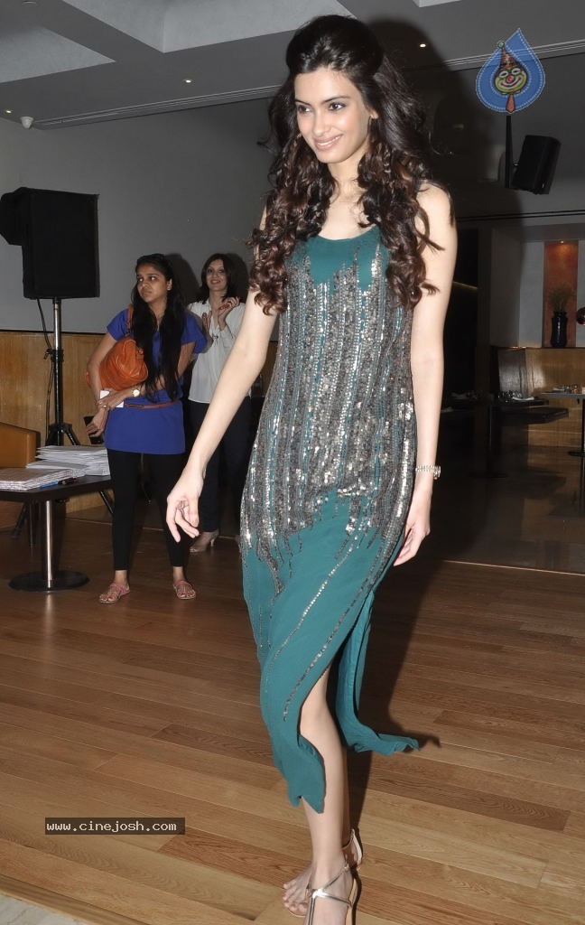 Diana Penty at Femina Salon n Spa Cover Launch - 9 / 46 photos