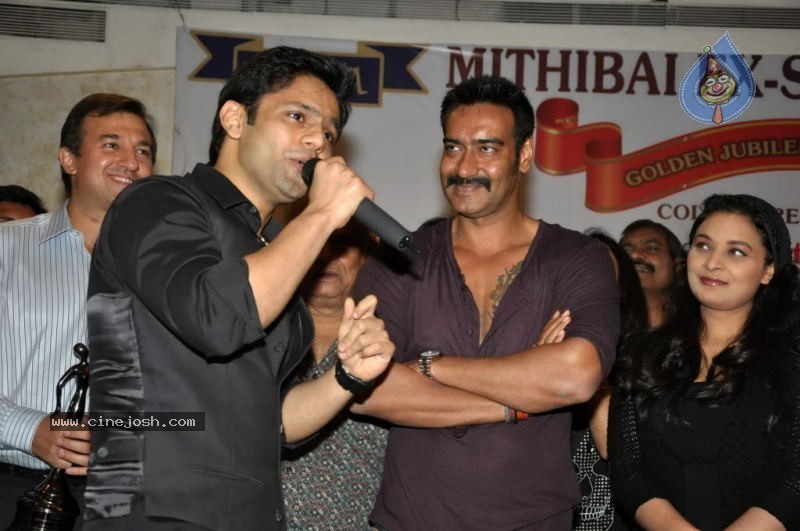 Dilip Vengsarkar Felicitate Ajay Devgan - 6 / 41 photos