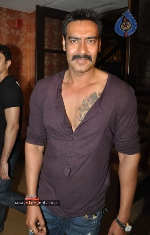 Dilip Vengsarkar Felicitate Ajay Devgan - 11 / 41 photos