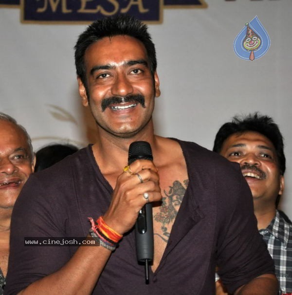 Dilip Vengsarkar Felicitate Ajay Devgan - 13 / 41 photos