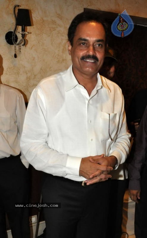 Dilip Vengsarkar Felicitate Ajay Devgan - 38 / 41 photos