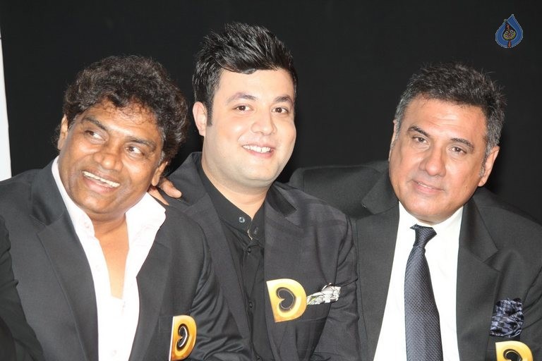 Dilwale Film Trailer Launch - 30 / 84 photos