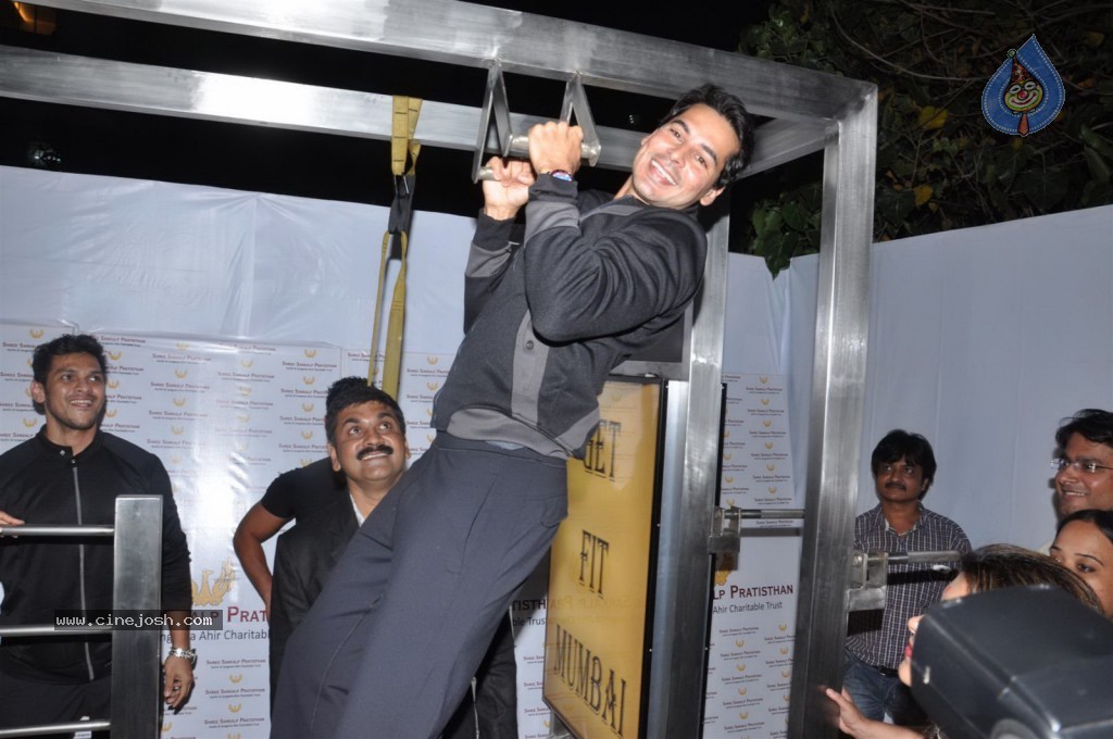Dino Morea DM Fitness Station Launch - 13 / 35 photos