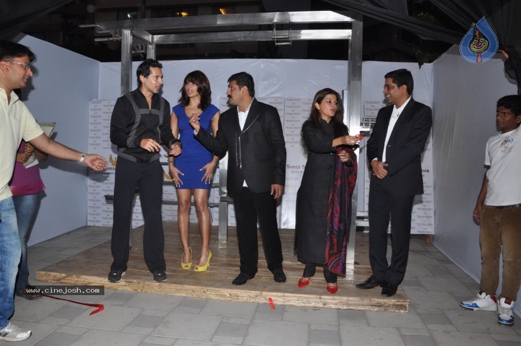 Dino Morea DM Fitness Station Launch - 15 / 35 photos