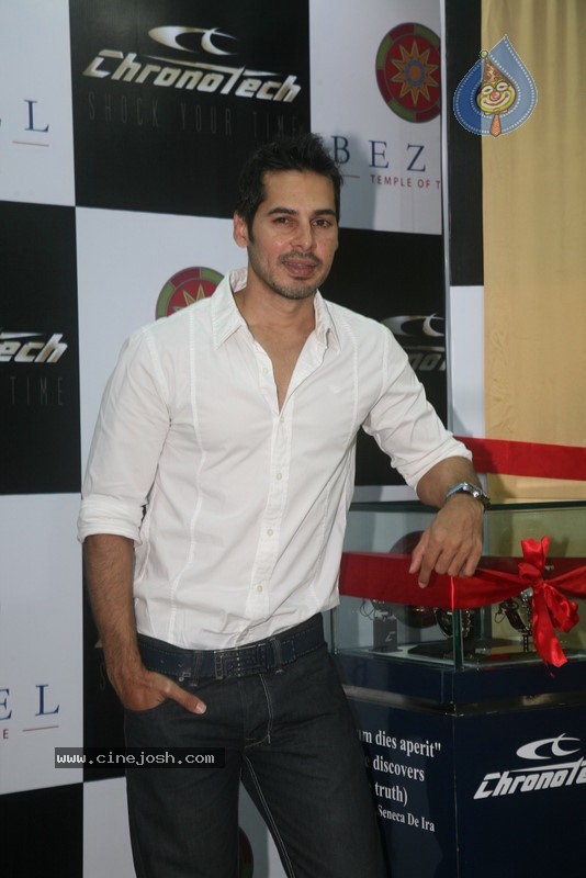 Dino Morea Inaugurated Bezel watch Store - 11 / 36 photos