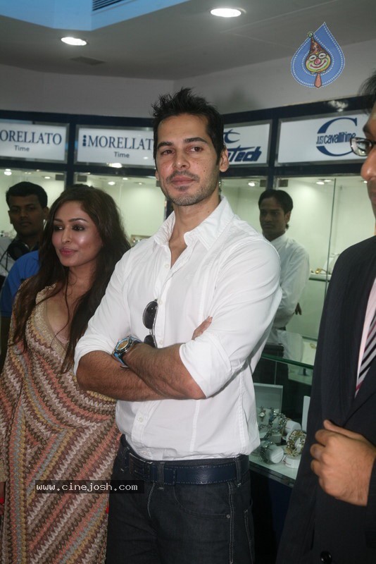 Dino Morea Inaugurated Bezel watch Store - 23 / 36 photos