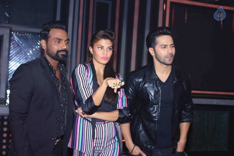Dishoom Promotion at Star Plus Dance Show - 22 / 37 photos