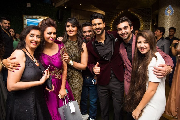 Divyanka and Vivek Wedding Party - 10 / 42 photos