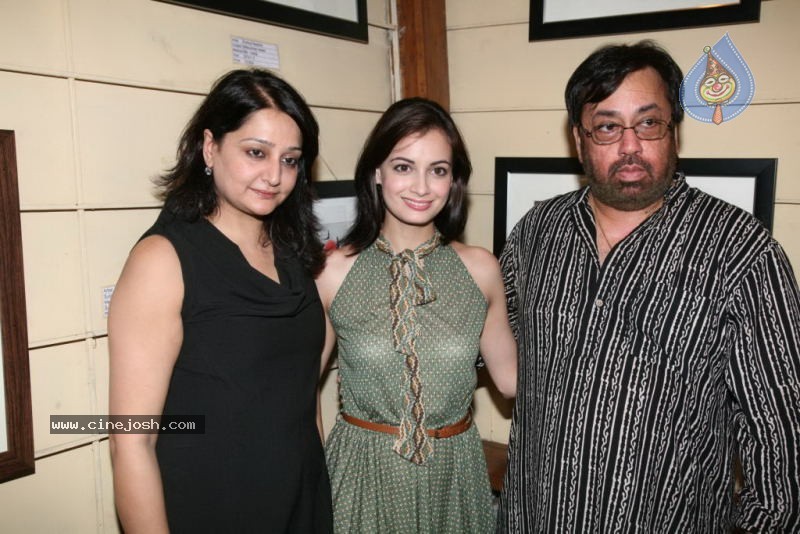 Diya Mirza Inaugurates Pankaj Parashar Art Exhibition - 2 / 18 photos