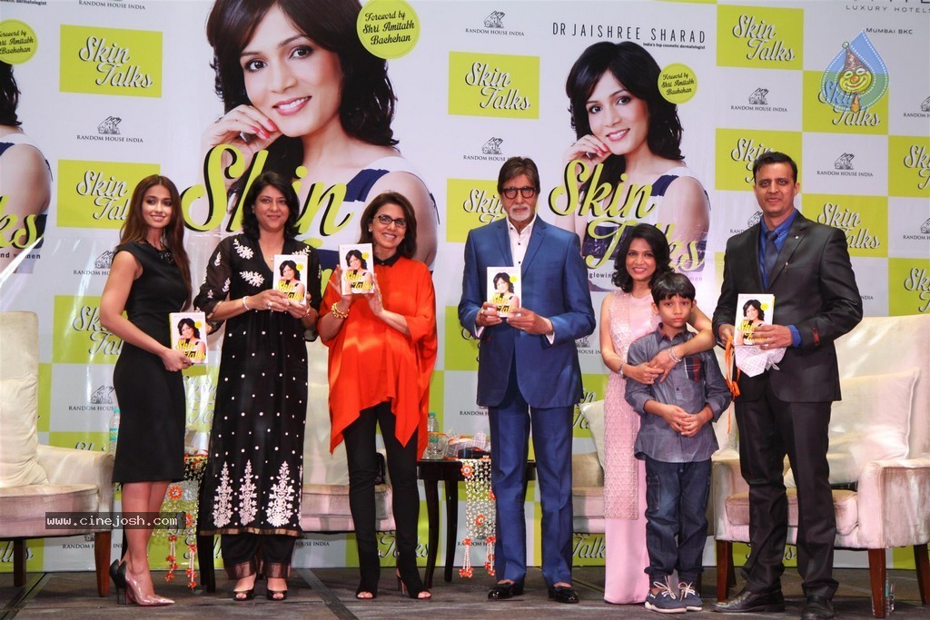 Dr Jaishree Sharad Skin Talks Book Launch - 31 / 62 photos