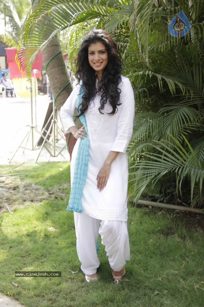 Dussehra Film Holi Song Shoot - 29 / 32 photos