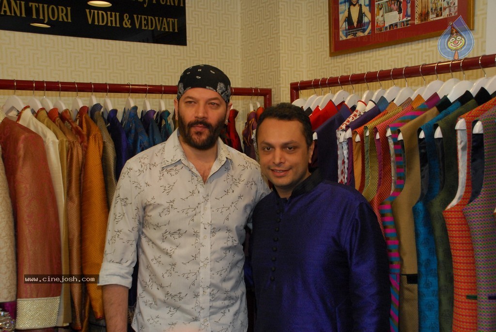 DVAR Photography n Fashion Exhibit - 1 / 59 photos