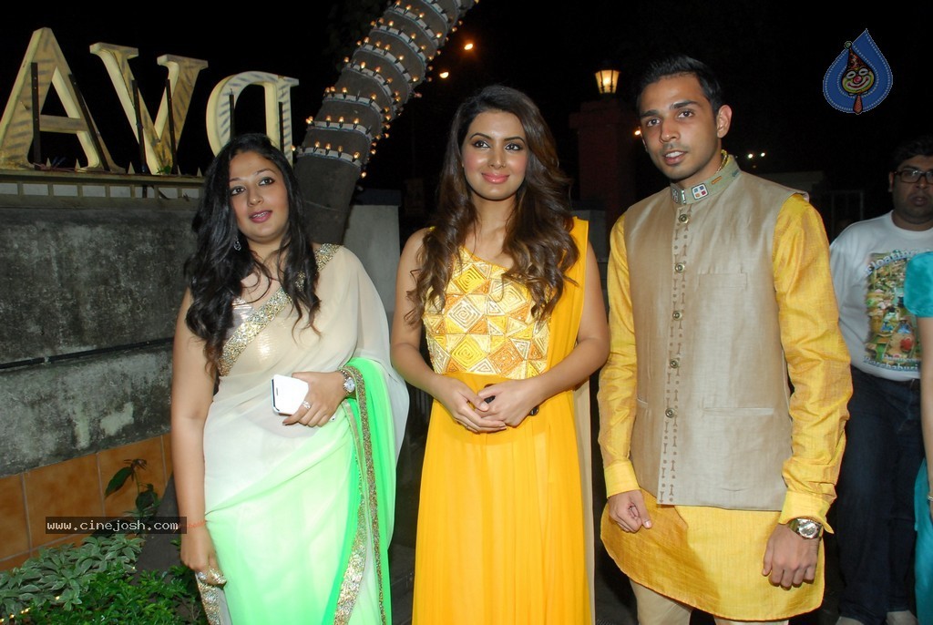 DVAR Photography n Fashion Exhibit - 6 / 59 photos