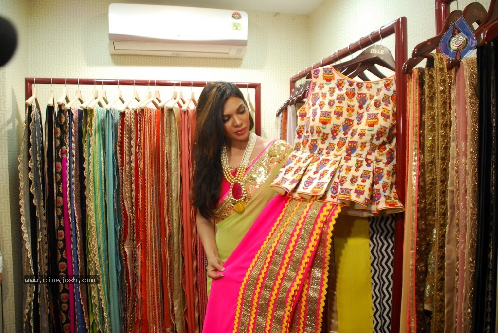 DVAR Photography n Fashion Exhibit - 11 / 59 photos