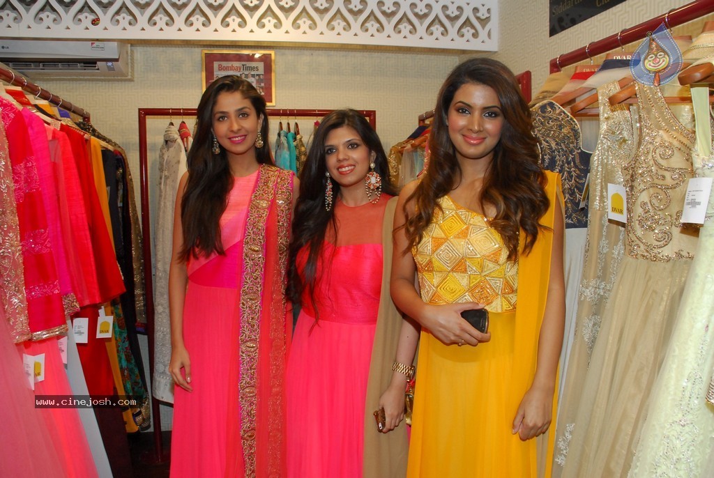 DVAR Photography n Fashion Exhibit - 17 / 59 photos