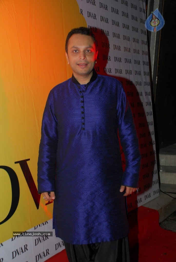 DVAR Photography n Fashion Exhibit - 38 / 59 photos