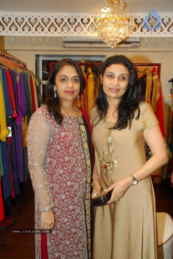 DVAR Photography n Fashion Exhibit - 46 / 59 photos