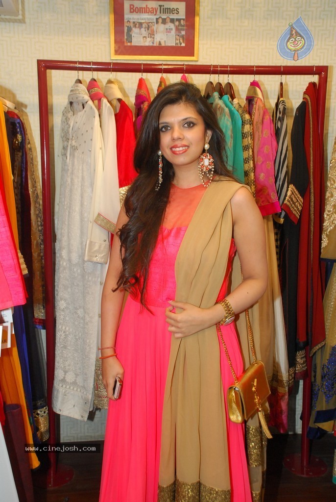 DVAR Photography n Fashion Exhibit - 49 / 59 photos