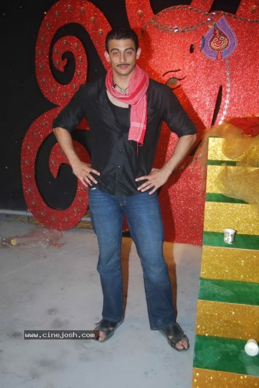 Ek Bura Aadmi Movie Item Song Shooting Spot - 11 / 23 photos